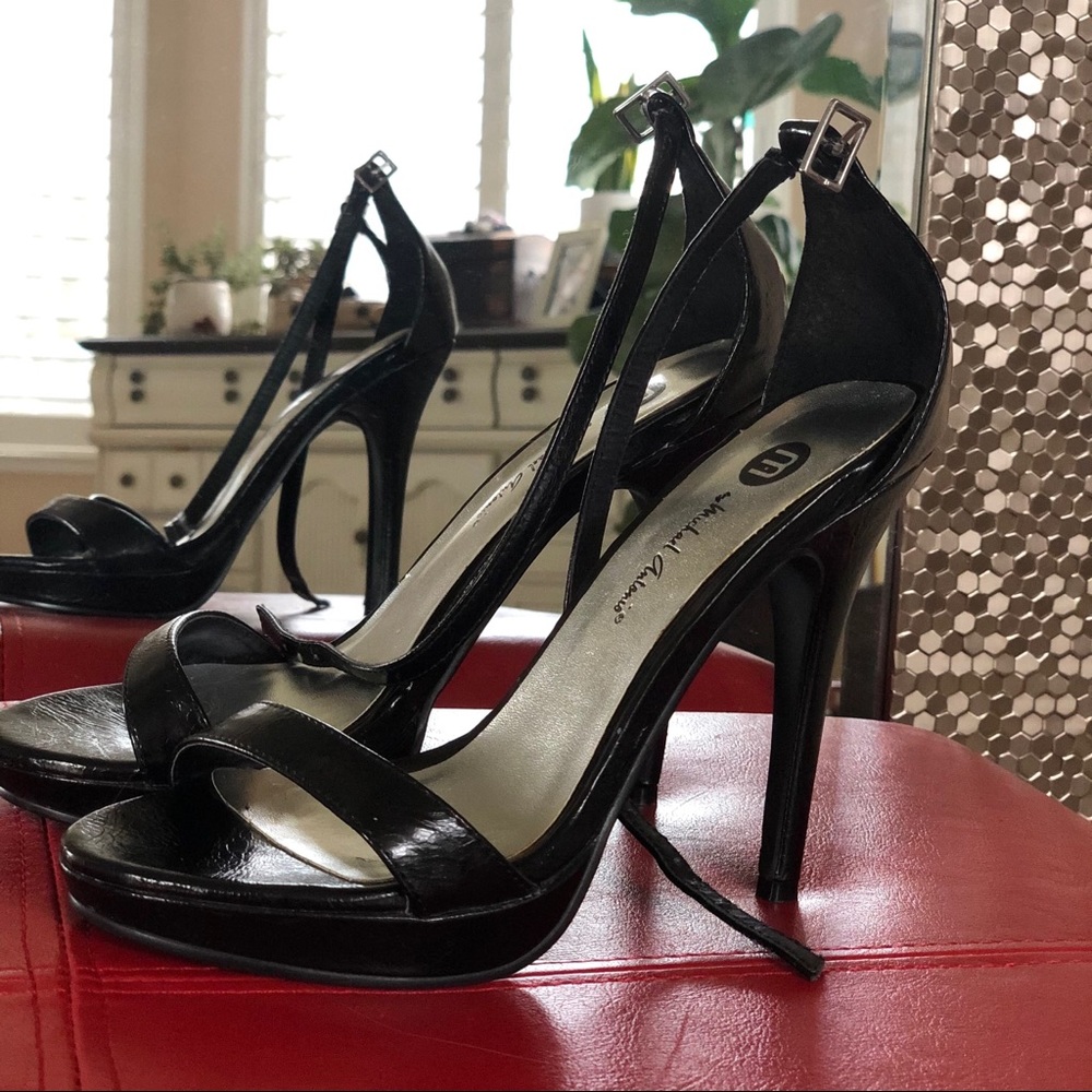 Michael Antonio Black Strappy Heals